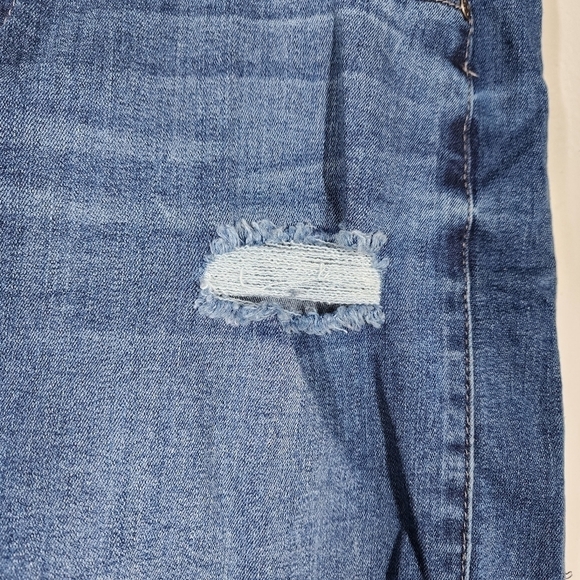 CELEBRITY PINK DENIM SKIRT - Picture 4 of 6